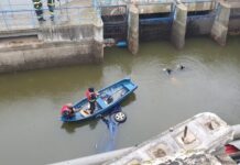 O mașină, în care aflau doi francezi, a plonjat în Lacul Floreasca din București