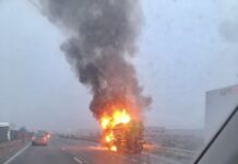 Un plug de deszăpezire a luat foc pe Centura Capitalei și a ars complet